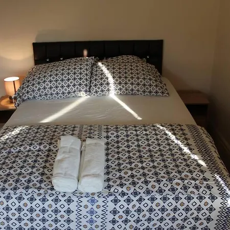 Holiday home Lovely Detached House Hendon