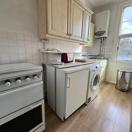 South Kensington Apartment *