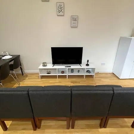Whole Flat Close To Wembley *