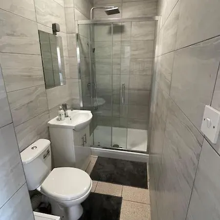 Whole Flat Close To Wembley *