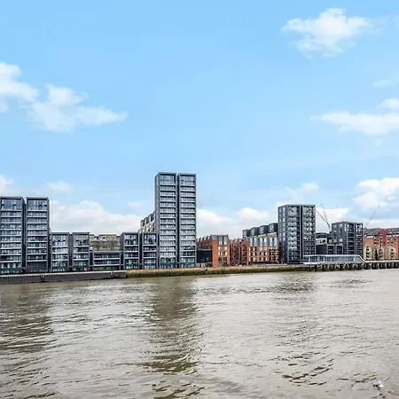 2 Bed Riverside Apartment London