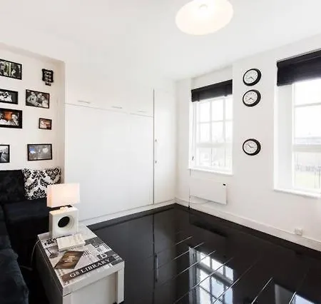 Cosy In Bethnal * London