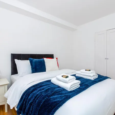 Apartment Spacious 3br, 5min Penge St, Crystal Palace Park *
