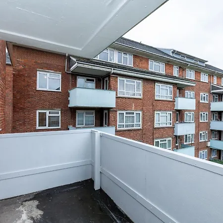 Spacious 3br, 5min Penge St, Crystal Palace Park