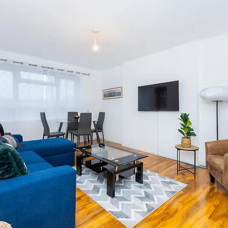 Spacious 3br, 5min Penge St, Crystal Palace Park Apartment *