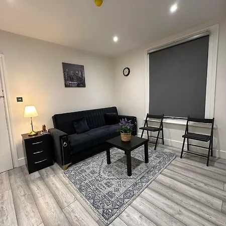 Apartment Flat In London