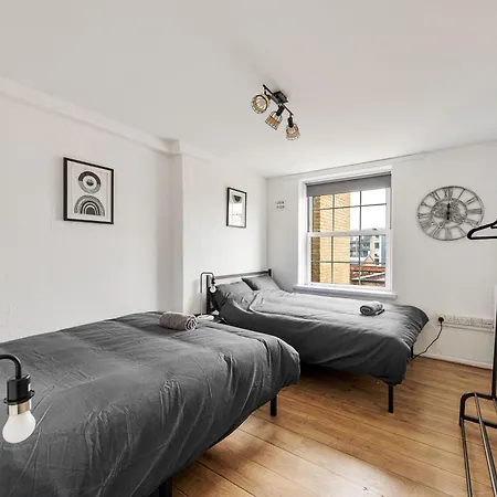 Apartment Sleek Shoreditch Hideout - 2 Bed Gem With Balcony In *