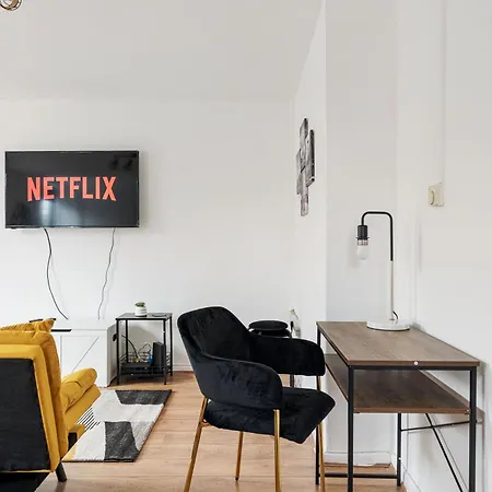 Sleek Shoreditch Hideout - 2 Bed Gem With Balcony In Apartment
