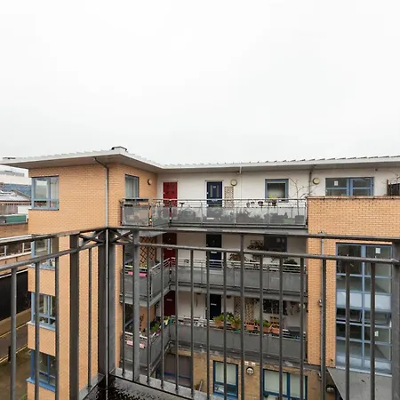 Apartment Sleek Shoreditch Hideout - 2 Bed Gem With Balcony In *