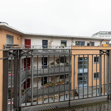 Apartment Sleek Shoreditch Hideout - 2 Bed Gem With Balcony In *
