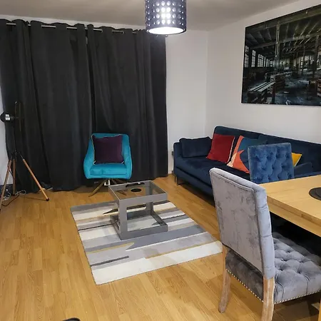 Garland 2 Apartment *