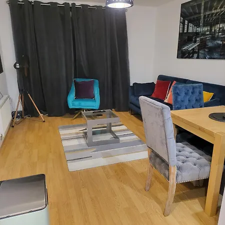 Garland 2 Apartment *