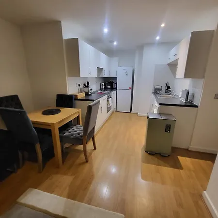 Garland 2 Apartment *