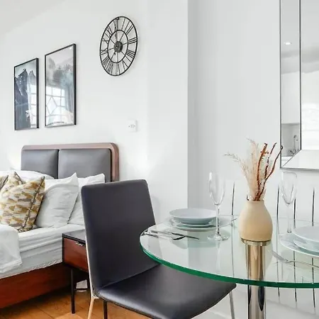 Apartment Piccadilly Circus Sleep 6 Central Vr14 London