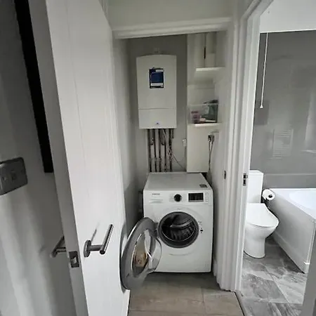 Luxury Ground Floor Maisonette * Hounslow
