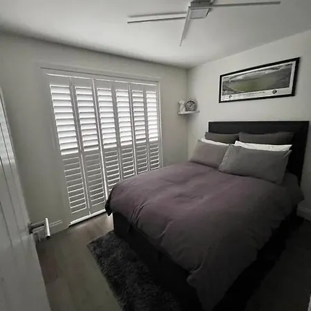 Luxury Ground Floor Maisonette Apartment Hounslow