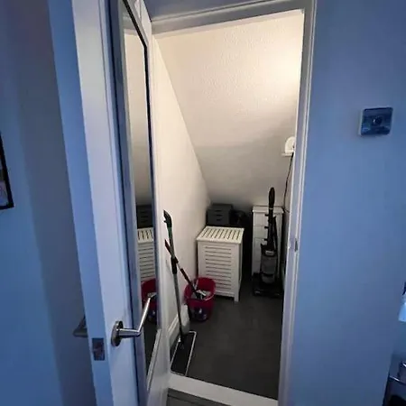 Apartment Luxury Ground Floor Maisonette Hounslow