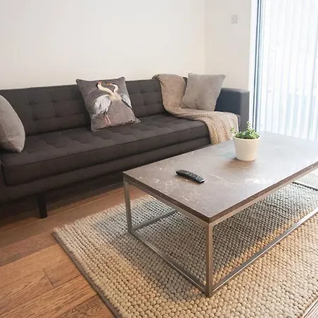 Luxury Townhouse - Hidden Gem * London