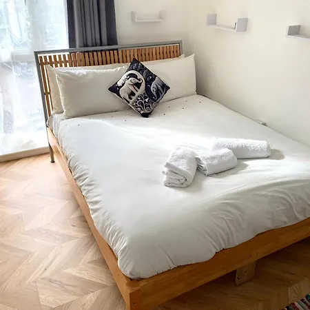 Norwich - Cosy & Comfortable 1 Bedroom Apartment Goodmayes