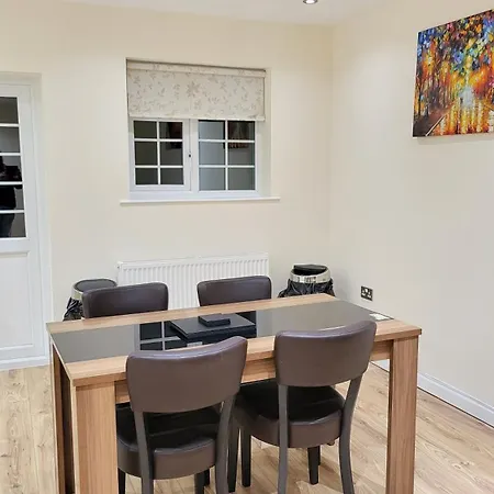 Apartment Garland Modern Spacious With Garden
