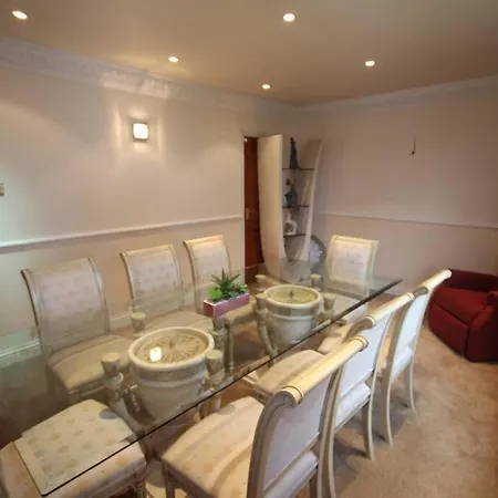 High Gable House -four Bedrooms