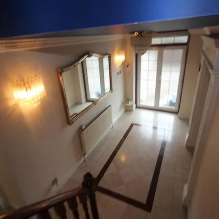 High Gable House -four Bedrooms * Hillingdon