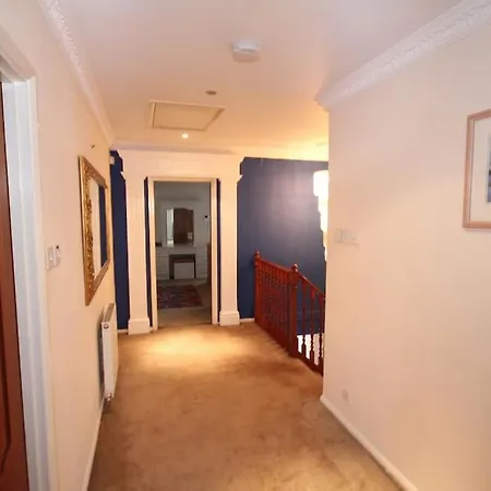 Holiday home High Gable House -four Bedrooms
