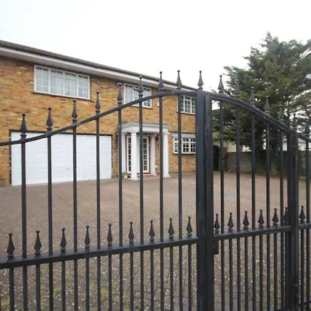 Holiday home High Gable House -four Bedrooms *