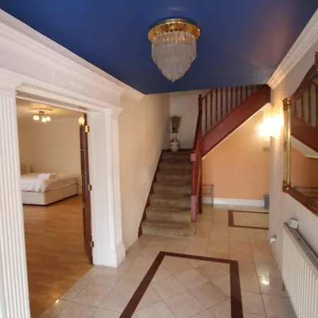 High Gable House -four Bedrooms Holiday home *