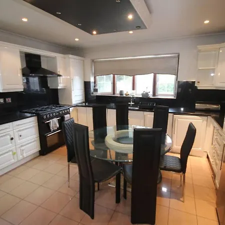High Gable House -four Bedrooms Holiday home *
