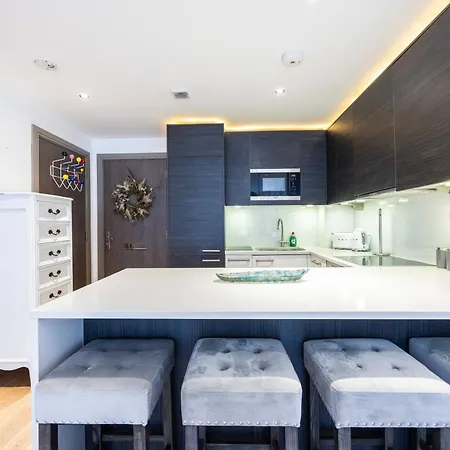 Chelsea Harbour Living Apartment