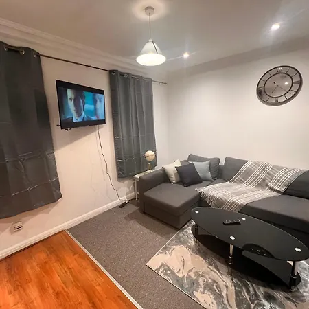 Stratford Apartment *