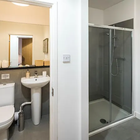 Holiday home Contemporary 5 Bedroom With Garden North Finchley