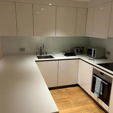 Cosy Long Term Apartment London