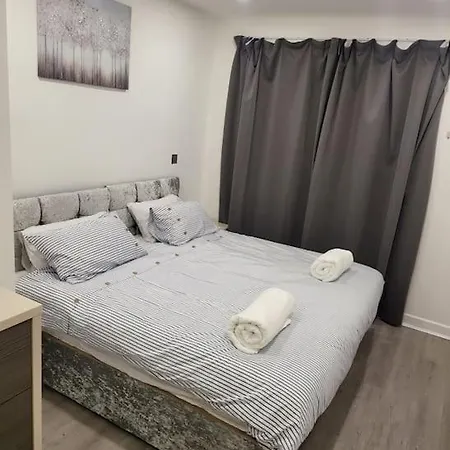 Apartament 2 Bedrooms 2baths 3toilets Near Excel City Airport O2 Sleeps Up To 5 Londyn