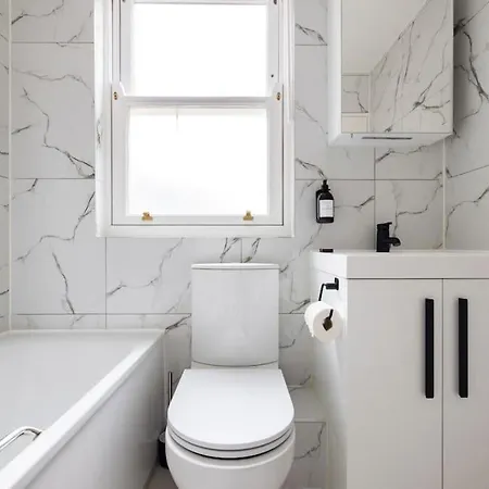 Contemporary Flat In Clerkenwell