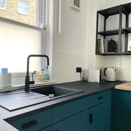 Contemporary Flat In Clerkenwell Apartment *