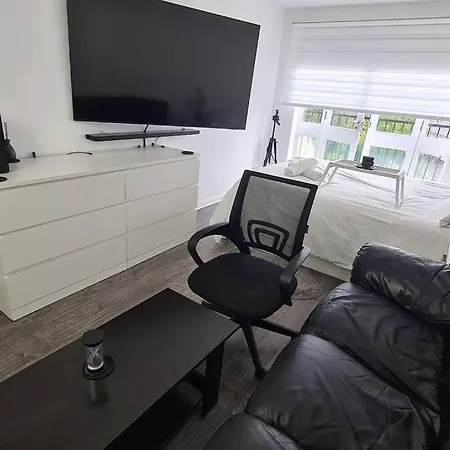 Homestay Stylish Kingsize Bed 1 Stop From Wembley Stadium