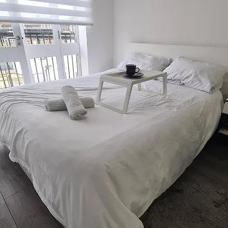 Stylish Kingsize Bed 1 Stop From Wembley Stadium Homestay