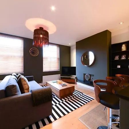 Mr2 - Charming 1 Bed Apartment, Munster Village Apartment *