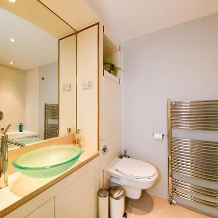 Mr2 - Charming 1 Bed Apartment, Munster Village