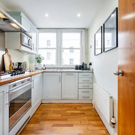 Location Trafalgar Square 1 Bedr, 3 Beds, Sleeps 6 Apartment