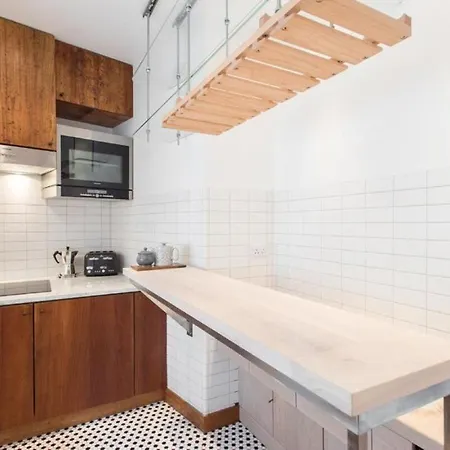 Apartment The Leicester Square By Hok Living