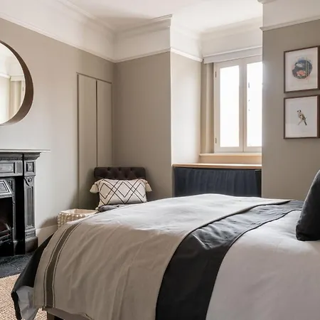 Apartment The Leicester Square By Hok Living