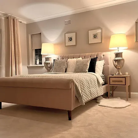 The Richmond Retreat * New Malden