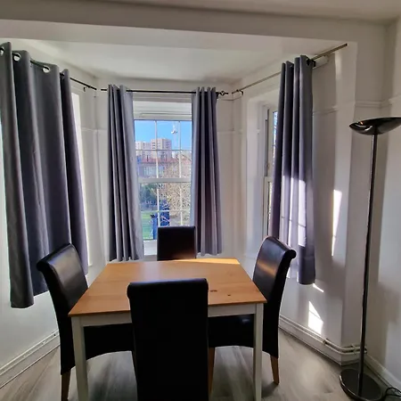 Comfortable 2 Bedrooms Flat In Oval * London