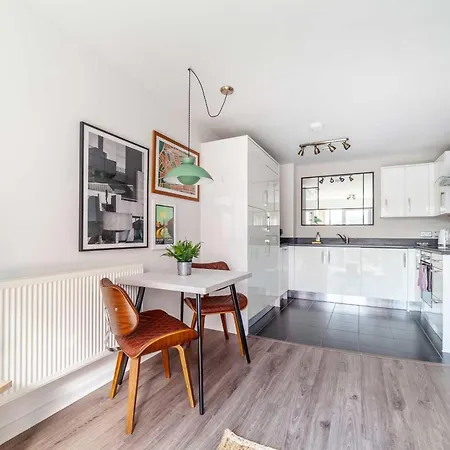 Apartment Cosy East Retreat London