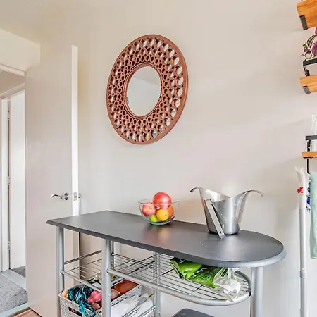 Away Near Heathrow Airport Cowley (Greater London)