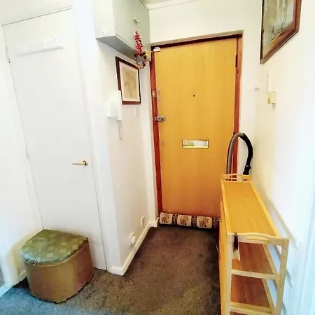 Away Near Heathrow Airport Apartment *