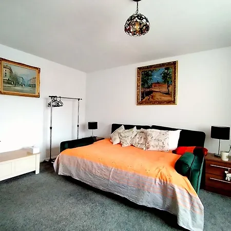 Apartment Away Near Heathrow Airport Cowley (Greater London)